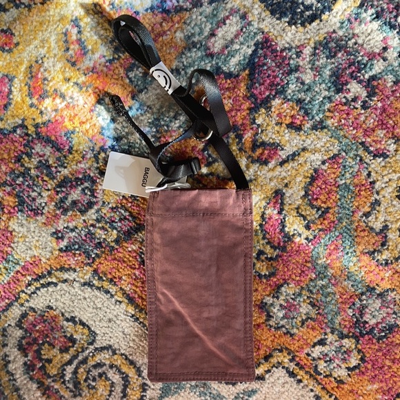BAGGU phone sling nylon crossbody bag in peppercorn (raisin, brown) NWT - Picture 10 of 11